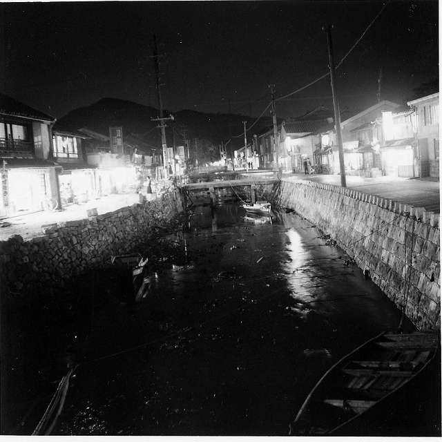 写真 No.073「大町通り・厳原本川・夜景」