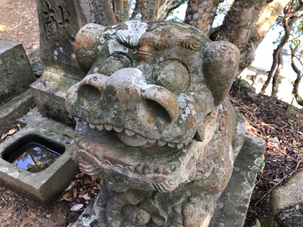 島山の海祇（わたつみ）神社の狛犬