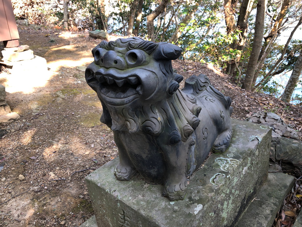 島山の海祇（わたつみ）神社の狛犬2